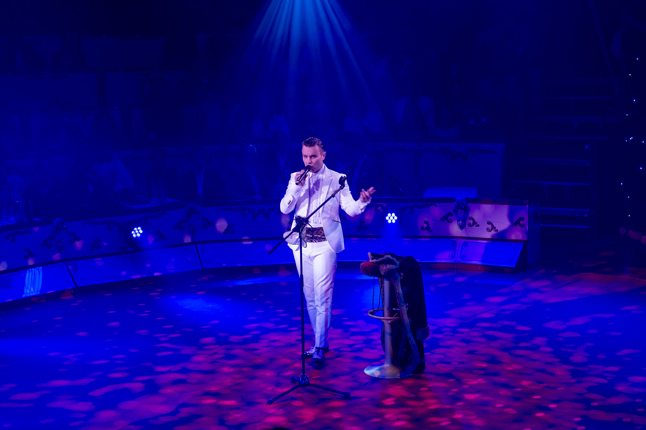 Live performance by Alessandro Cipriano on stage